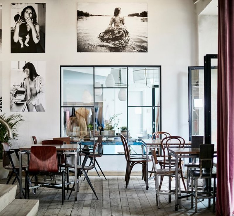 Niech to zostanie tylko (w) Między Nami Café