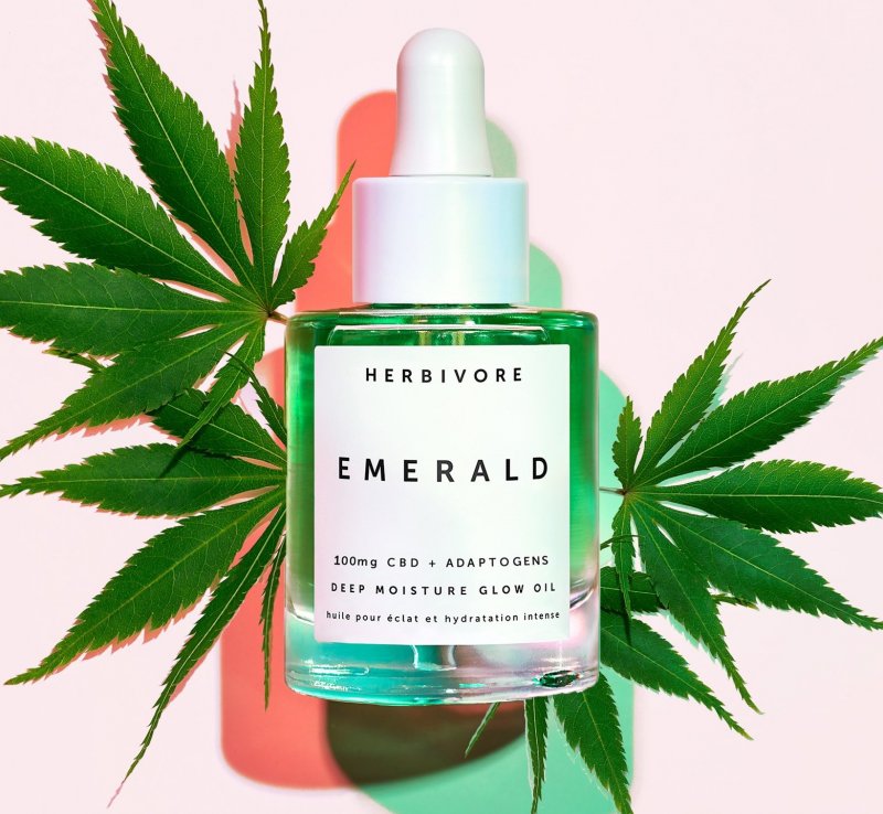 Olej CBD z konopi. Cera pełna blasku. Bez odlotu