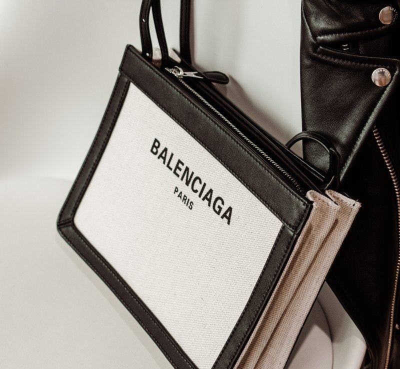 PYSKATY ZAMSZ. Luksus z drugiej ręki