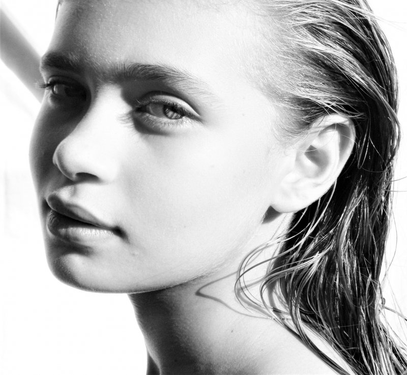 BRIGHT PEEL. Pogromca plam i przebarwień