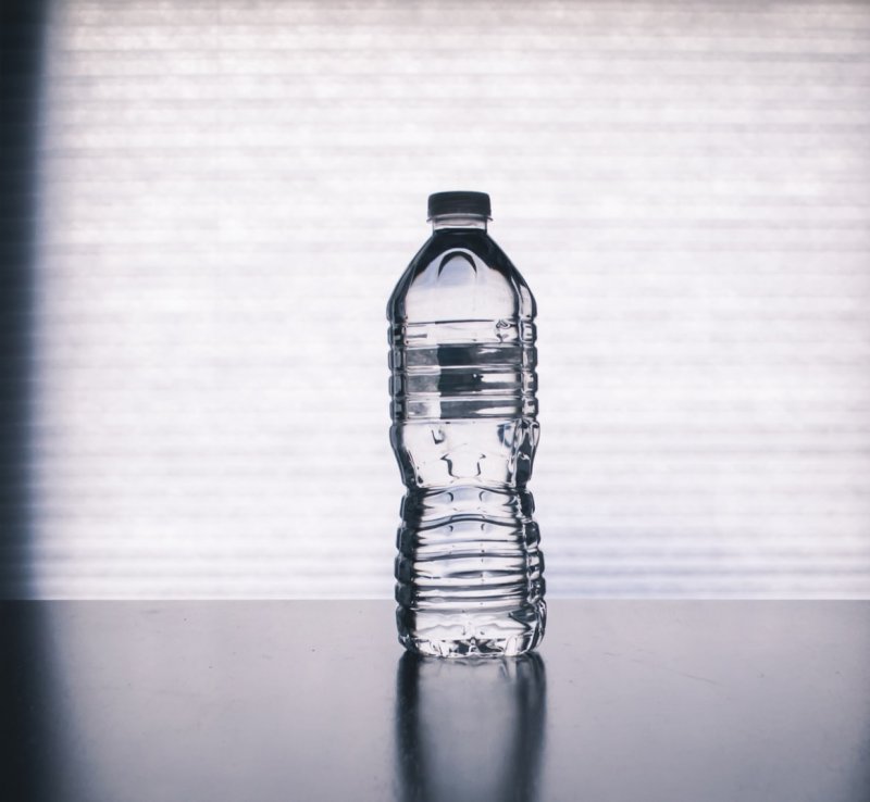 Jesteś tym co pijesz. Wybierz wodę alkaliczną